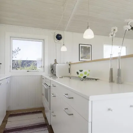 Сasa de vacaciones Bridgette - 100m From The Sea In Funen By Interhome Tranekær