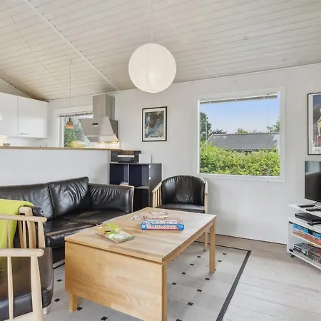 Bridgette - 100m From The Sea By Interhome *