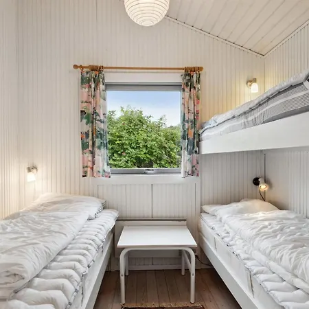 Holiday home Bridgette - 100m From The Sea By Interhome Tranekaer